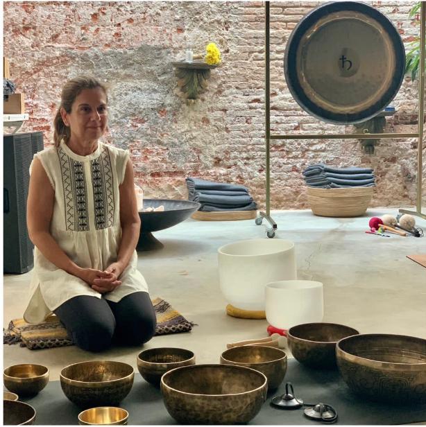 Montse Terradas entre cuencos